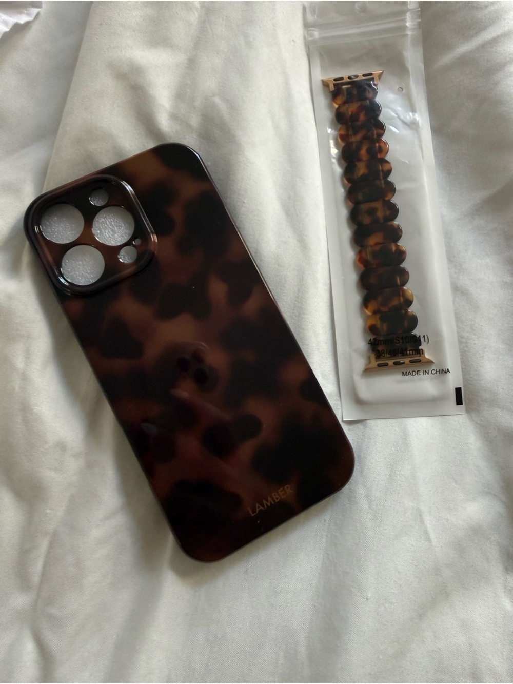 iPhone 16 pro max Tortoiseshell look Brown Phone Case with Matching Band 42mm
